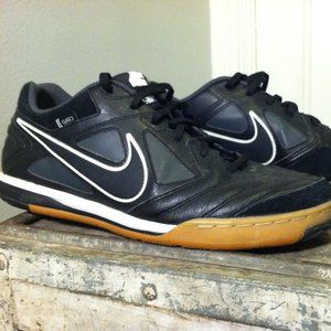 Mens Nike gato size 10.5